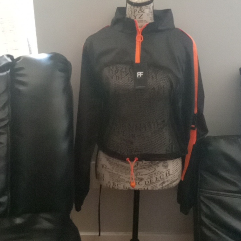 😍😍NWT Red fox crop jacket😍😍